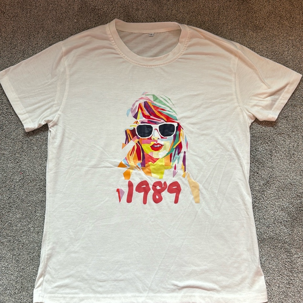 Women’s Small Taylor Swift 1989 Short Sleeve T Shirt